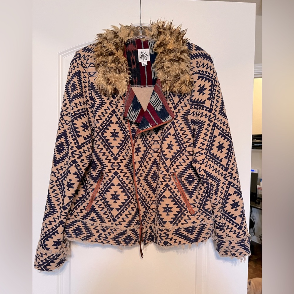 Ivy Jane Teddy Jacket Navy/beige  With Collar